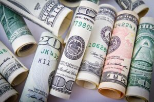 Advantages & Disadvantages Of Living Abroad