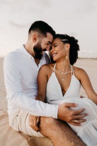 9 things a husband should do to make his wife happy