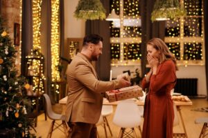 9 things a husband should do to make his wife happy