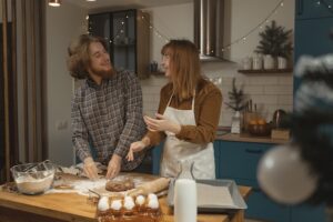 9 things a husband should do to make his wife happy