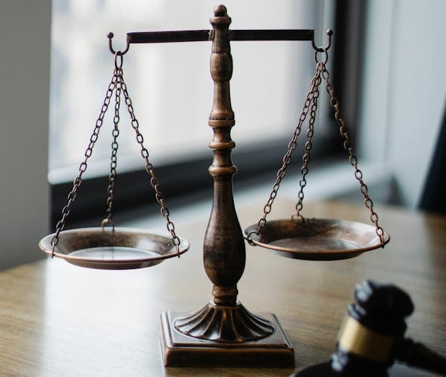 How You Can Become A Lawyer Without Going To University
